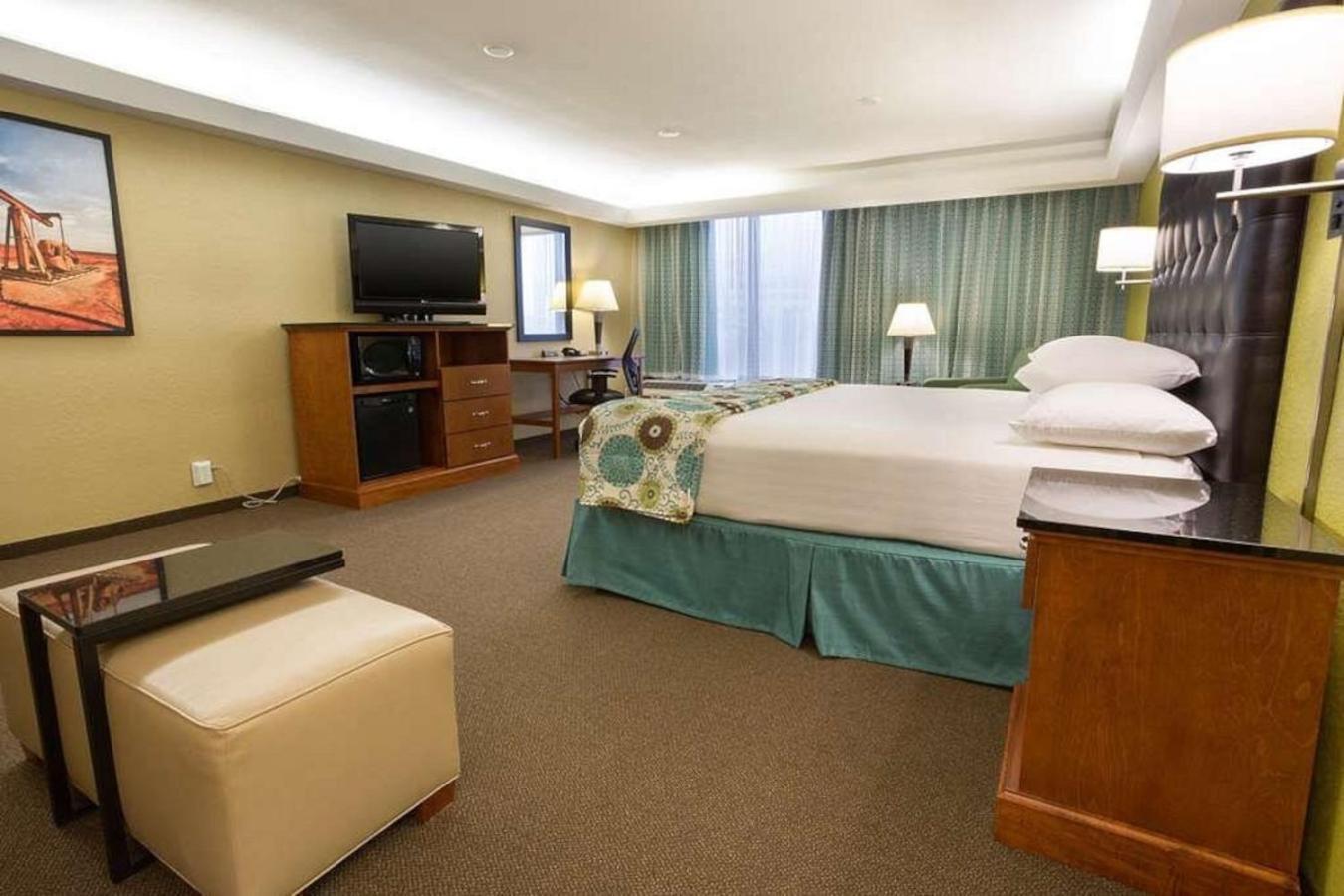 Heritage Inn Suites Houston Sugar Land, Trademark By Wyndham Exterior photo