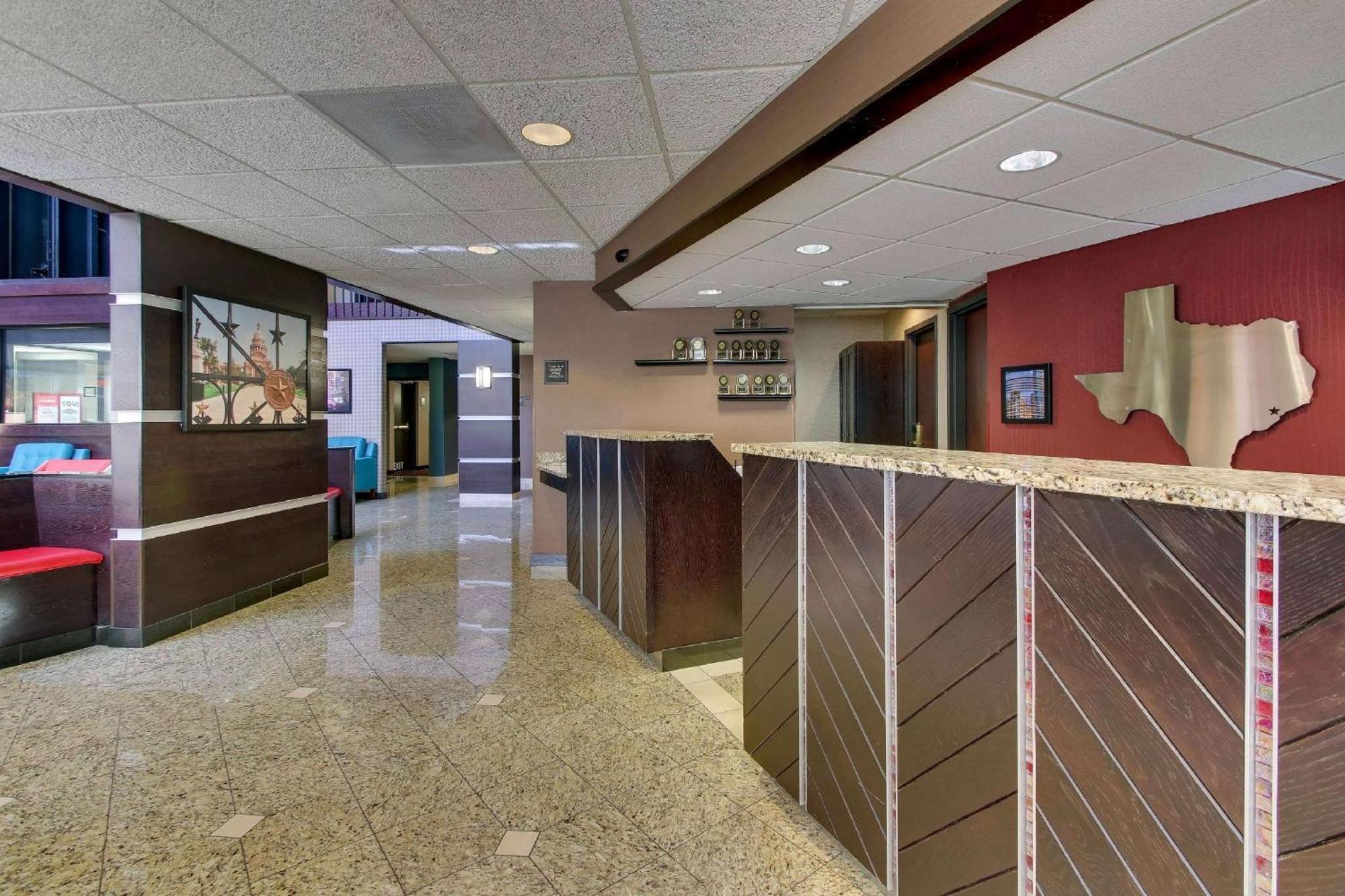 Heritage Inn Suites Houston Sugar Land, Trademark By Wyndham Exterior photo