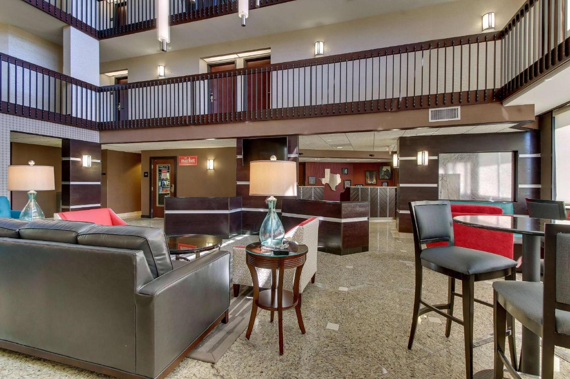 Heritage Inn Suites Houston Sugar Land, Trademark By Wyndham Exterior photo