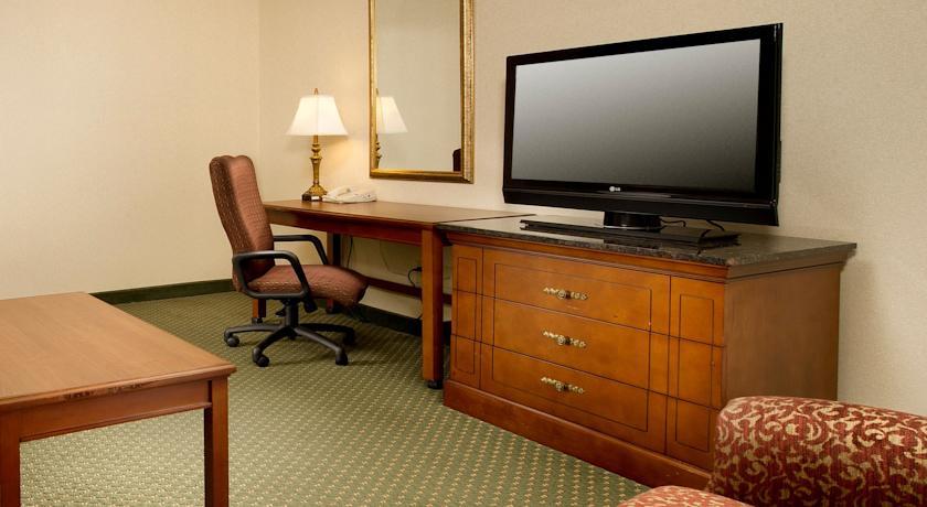 Heritage Inn Suites Houston Sugar Land, Trademark By Wyndham Exterior photo