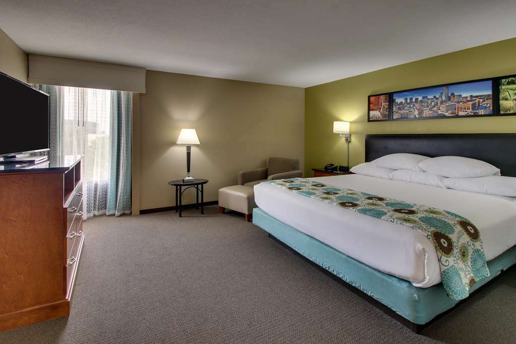 Heritage Inn Suites Houston Sugar Land, Trademark By Wyndham Room photo